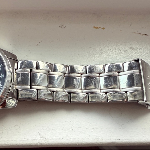 Guess Men's Silver Watch- only worn couple of times. - Picture 4 of 7
